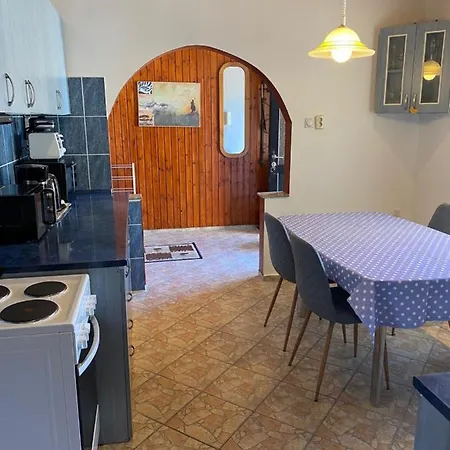 House Damado Deluxe Holiday home *